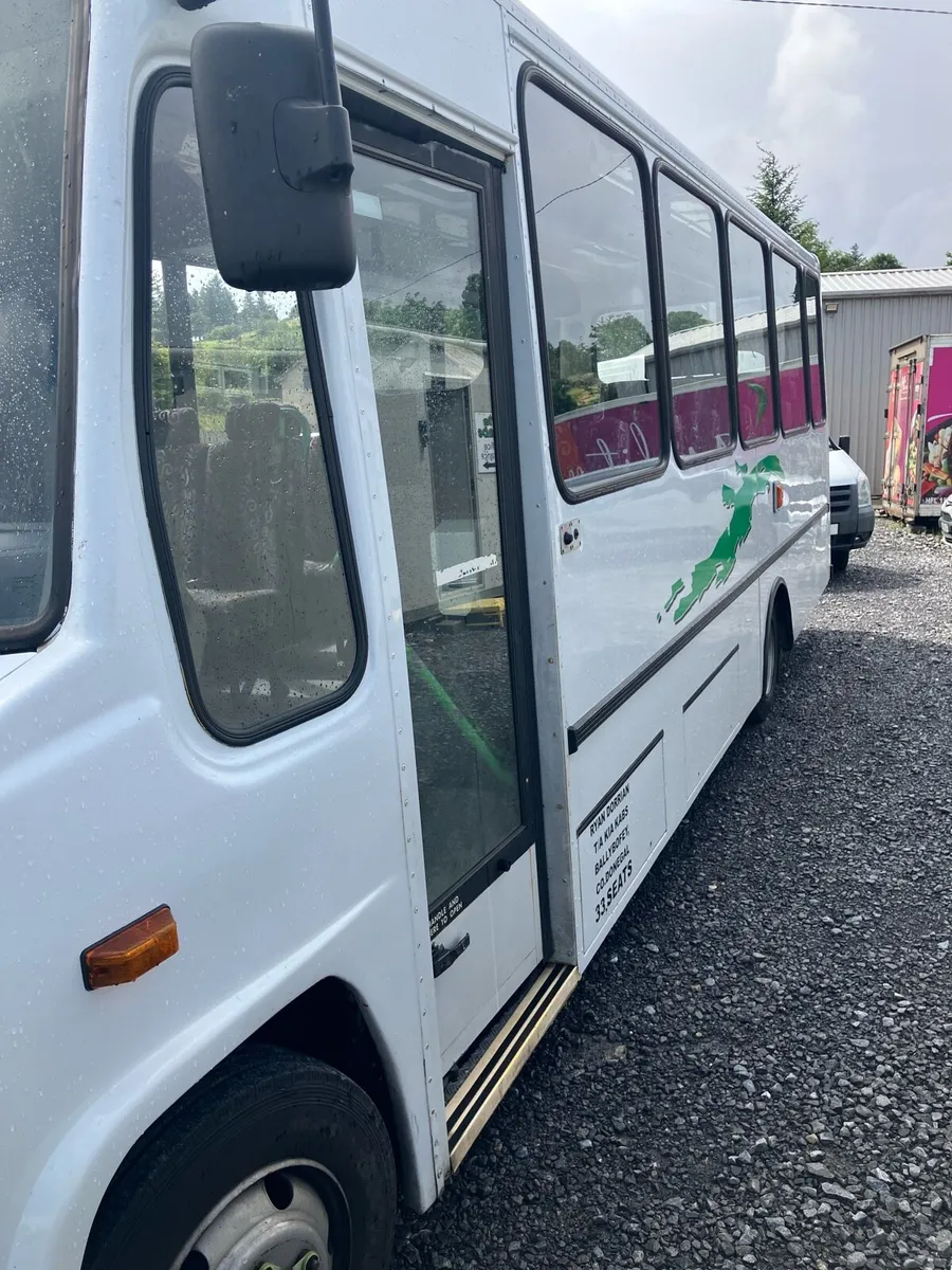 Mercedes Vario 33 Seater Minibus - Image 3