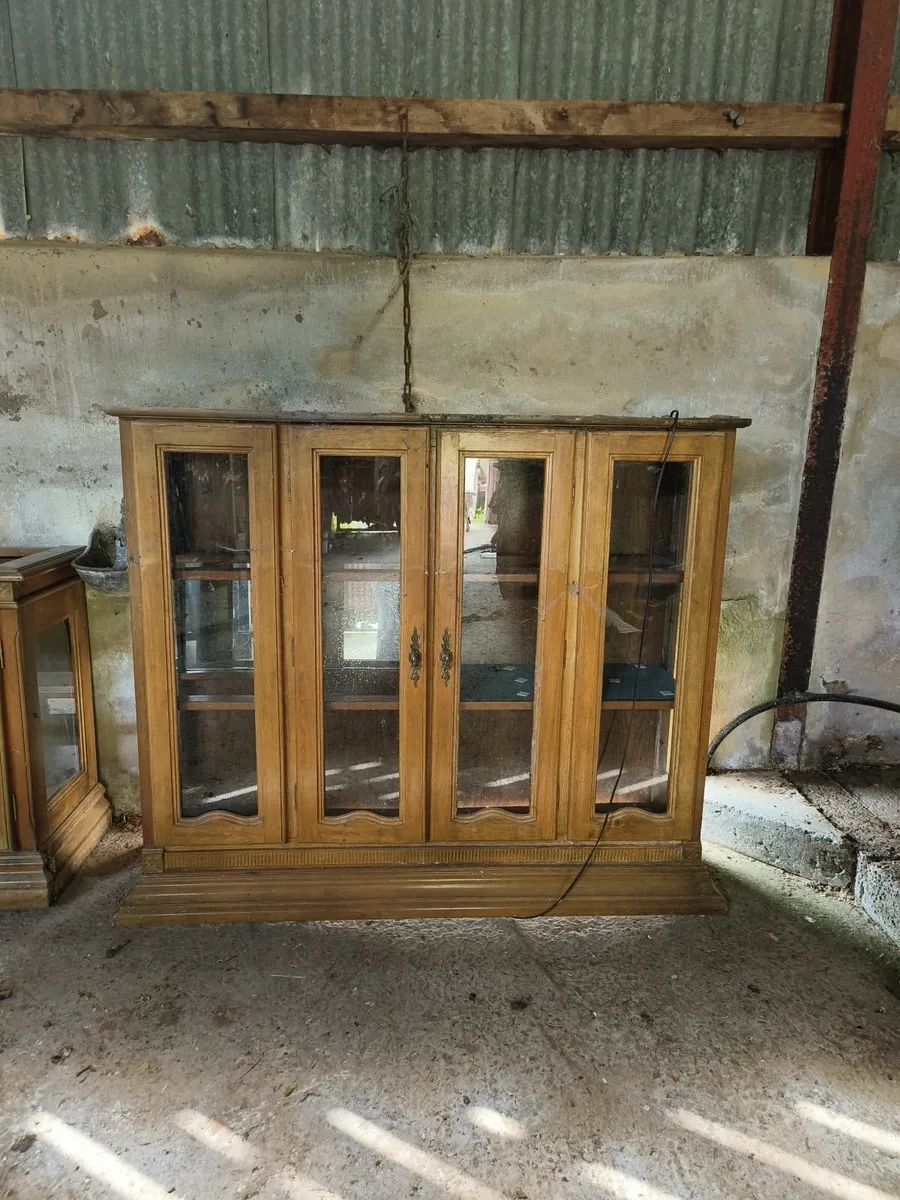 Vintage Cabinet - Image 2