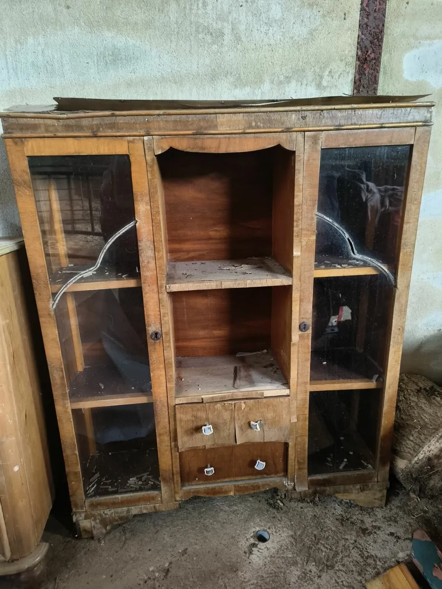 Vintage cabinet - Image 1