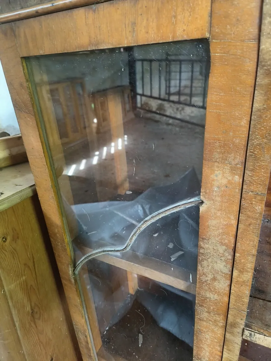 Vintage cabinet - Image 2