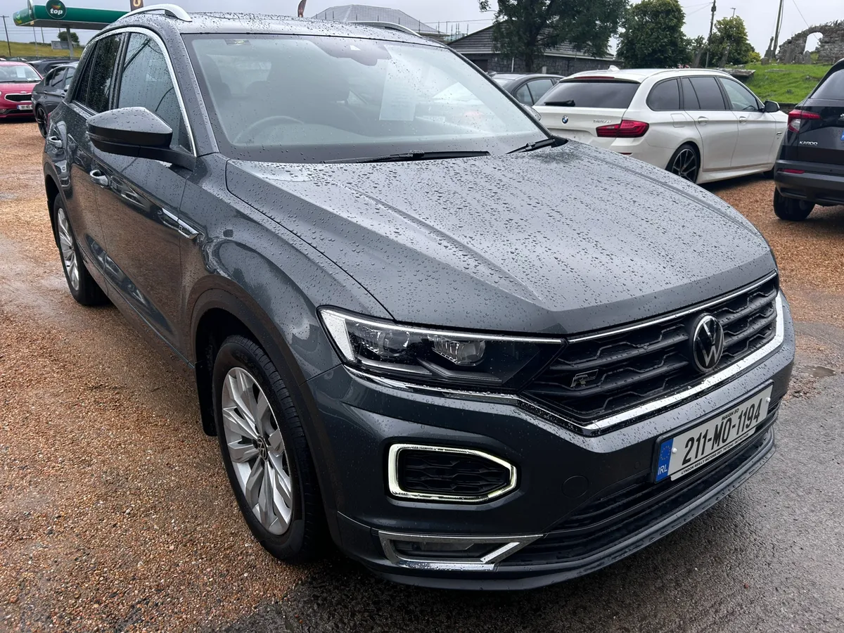 Volkswagen T ROC RLINE Auto - Image 1