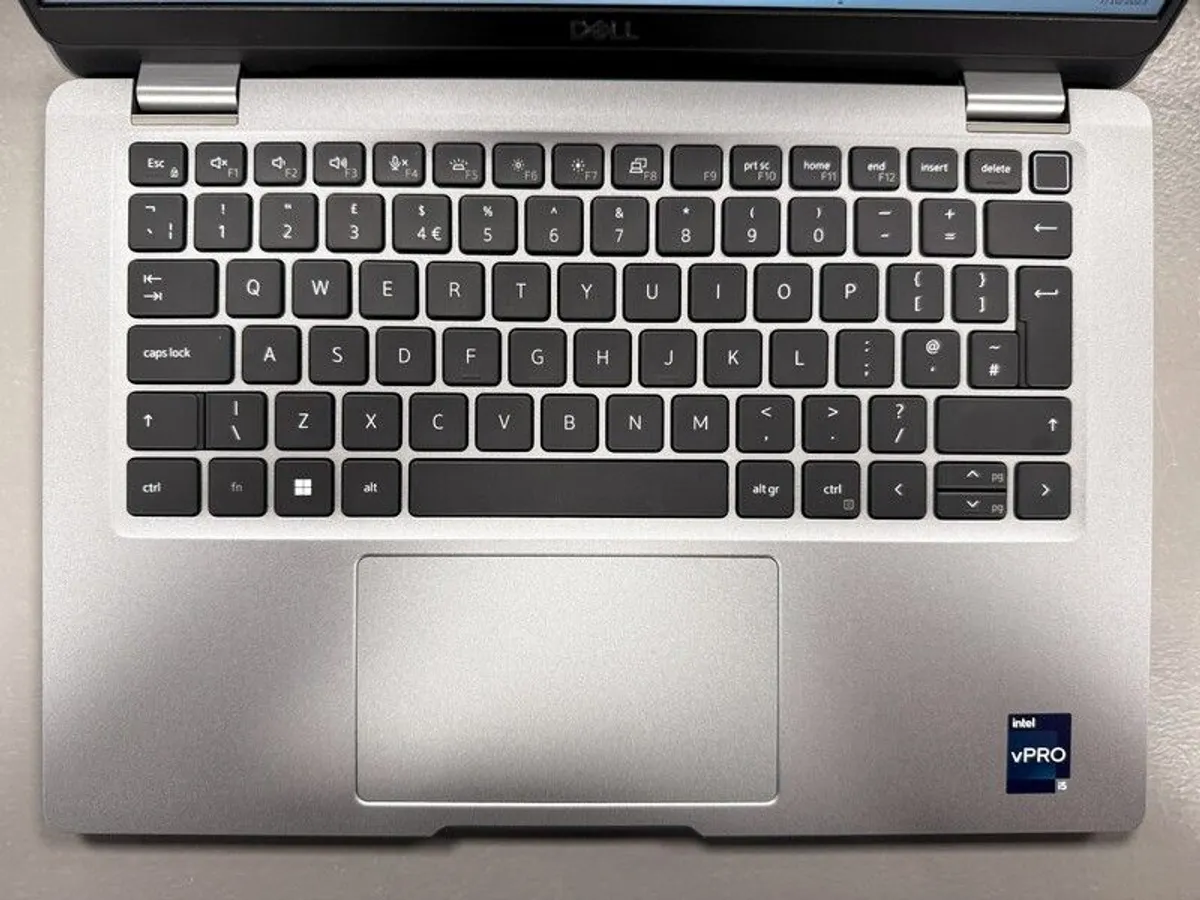 Dell Latitude 5330 - Image 2