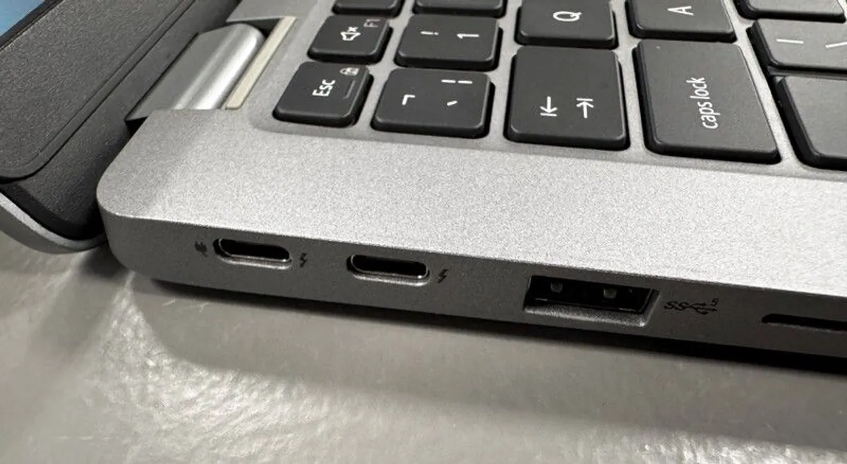 Dell Latitude 5330 - Image 3