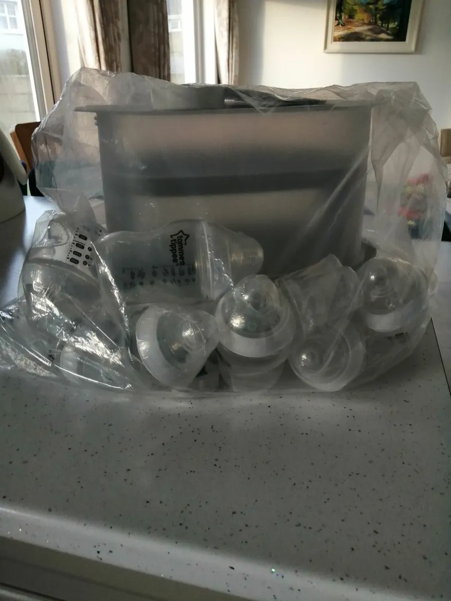 Sterilizer and bottles - Image 1
