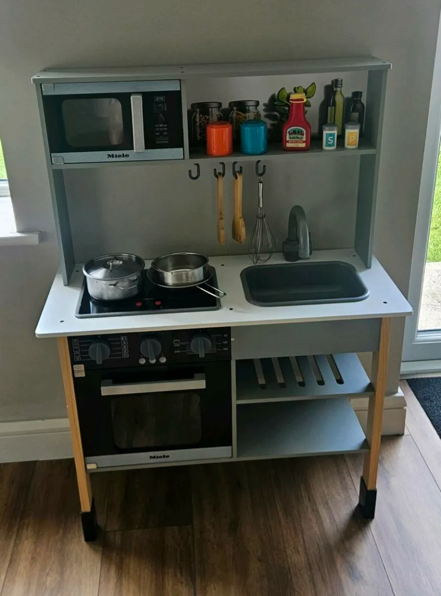 Theo Klein Miele Kitchen - Image 1