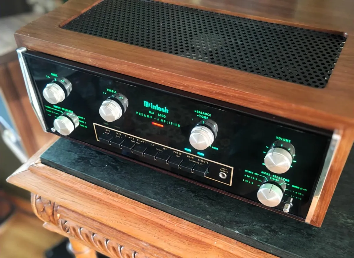 McIntosh MA6100 Integrated Amplifier - Image 2