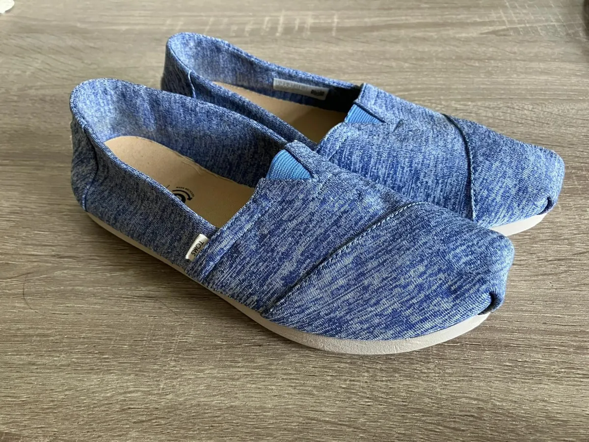 Toms Shoes - Image 1