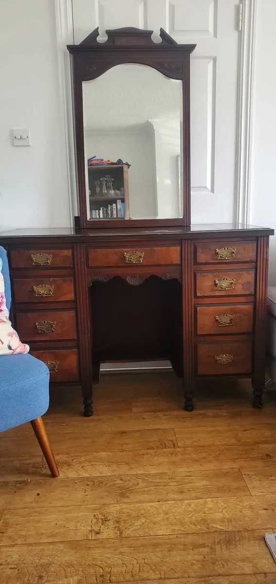 Antique dressing table - Image 1