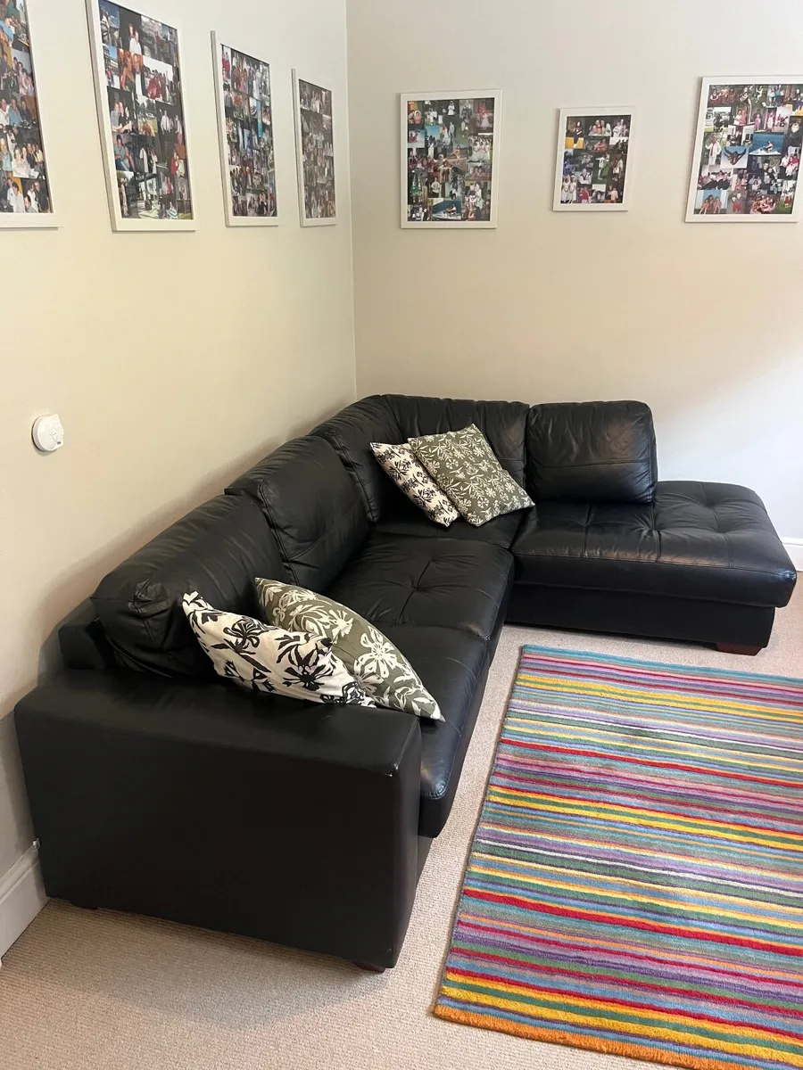 Corner leather black couch - Image 2