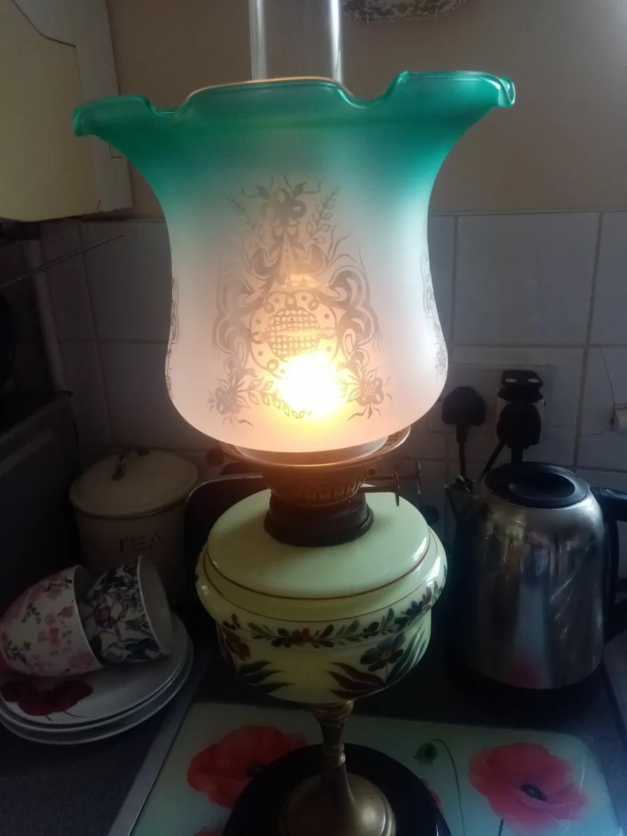 Victorian Oil Lamp - Image 3
