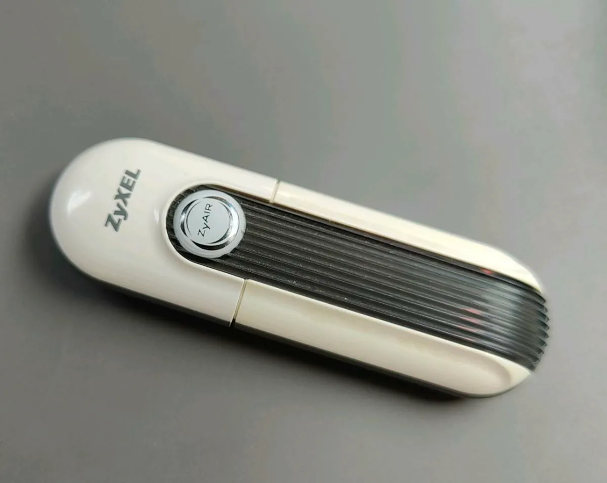 Zyxel G-260 802.11g Wireless USB 2.0 Network Card - Image 1