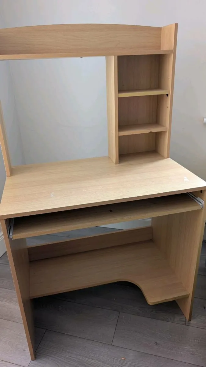 Computer table - Image 2