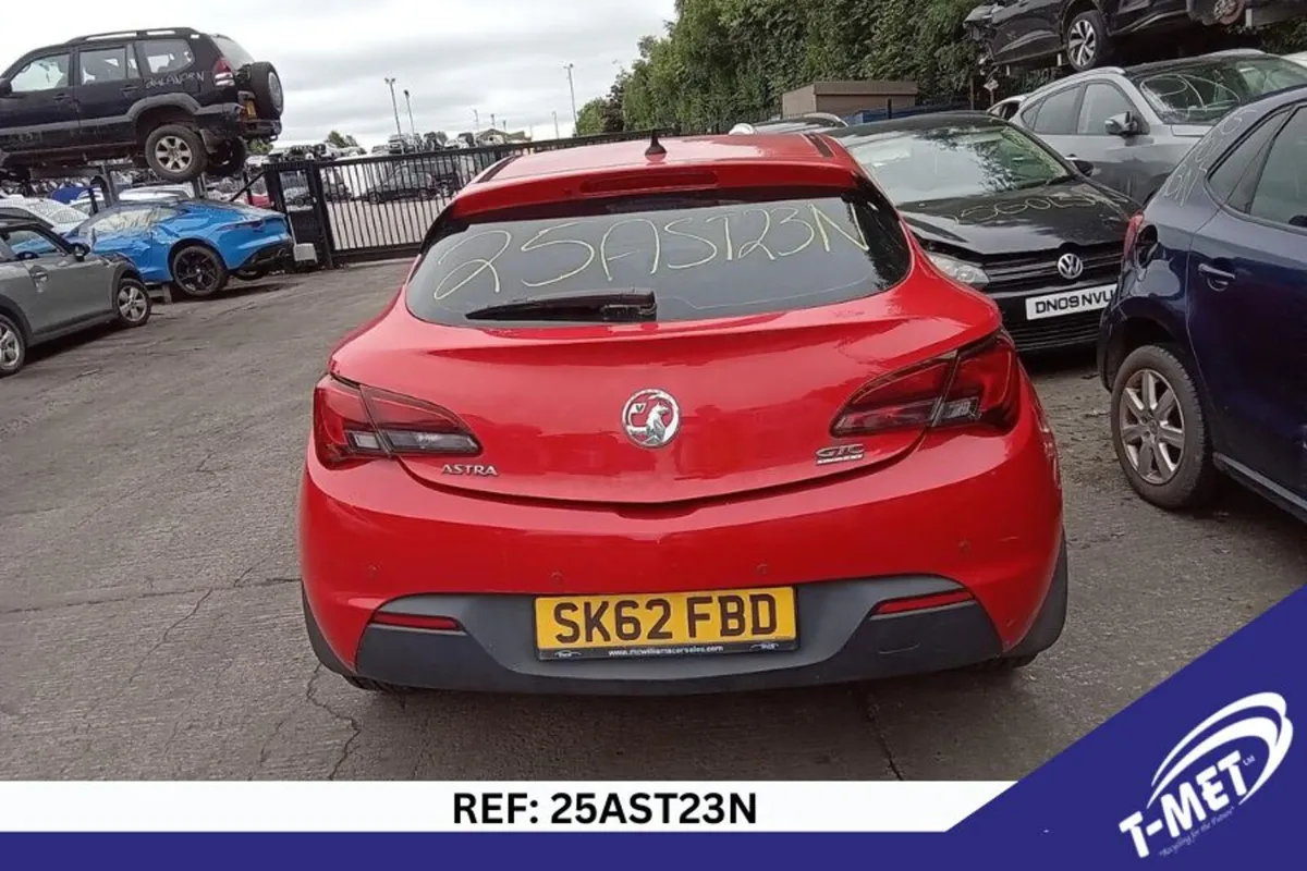 2012 VAUXHALL ASTRA BREAKING FOR PARTS - Image 4