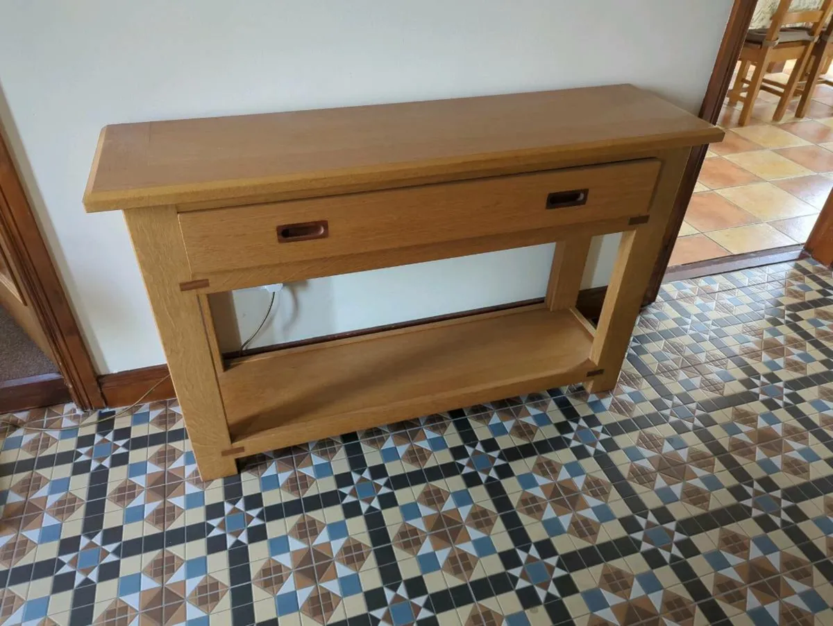 Hallway table - Image 1