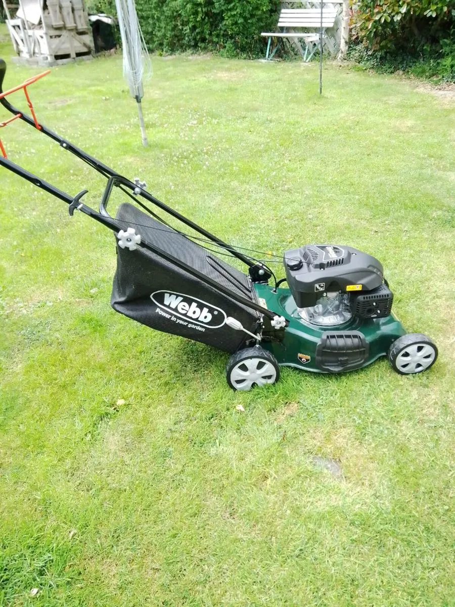 Lawn mowe - Image 1