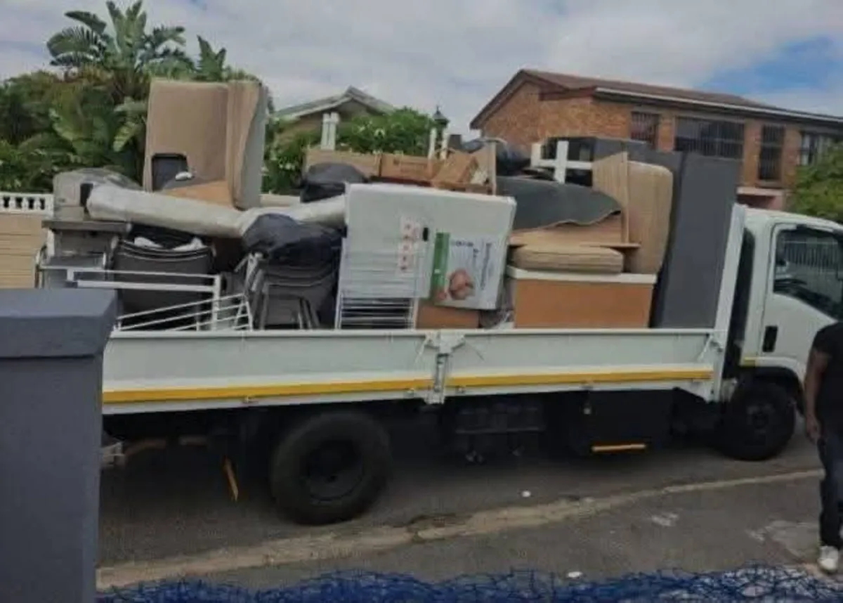 Rubbish & junk Removals
Cheaper than a skip.
House