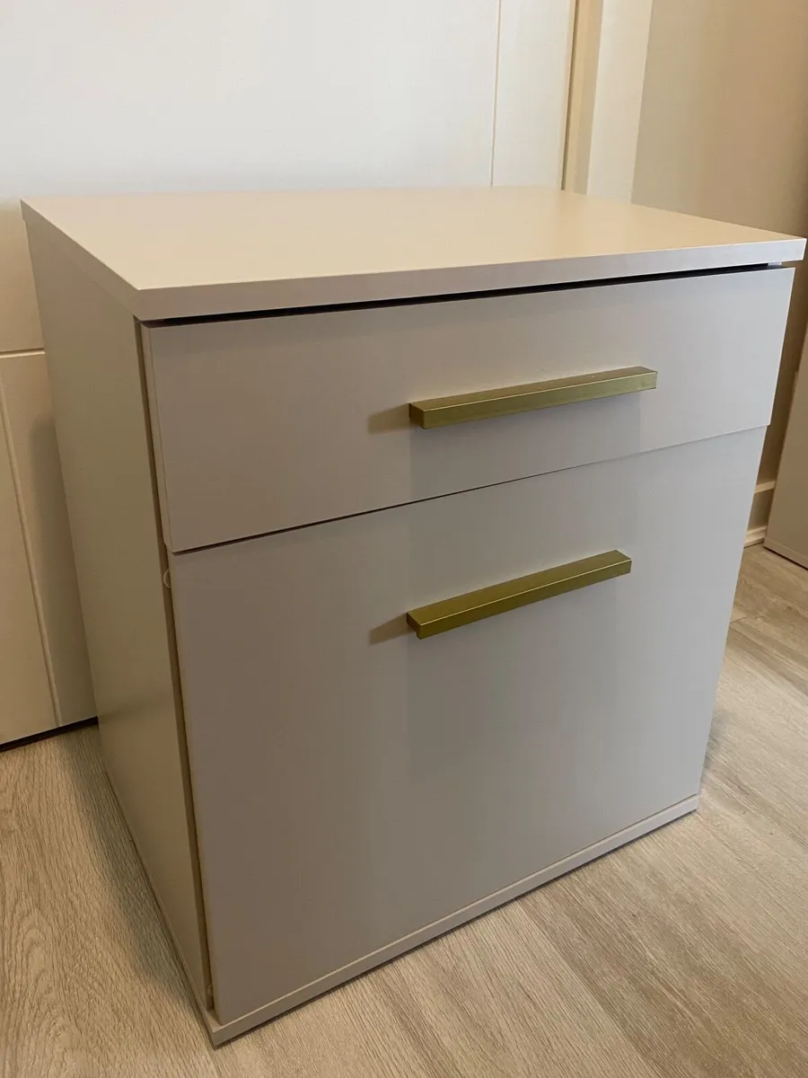 Shoe cabinet/storage - Image 2