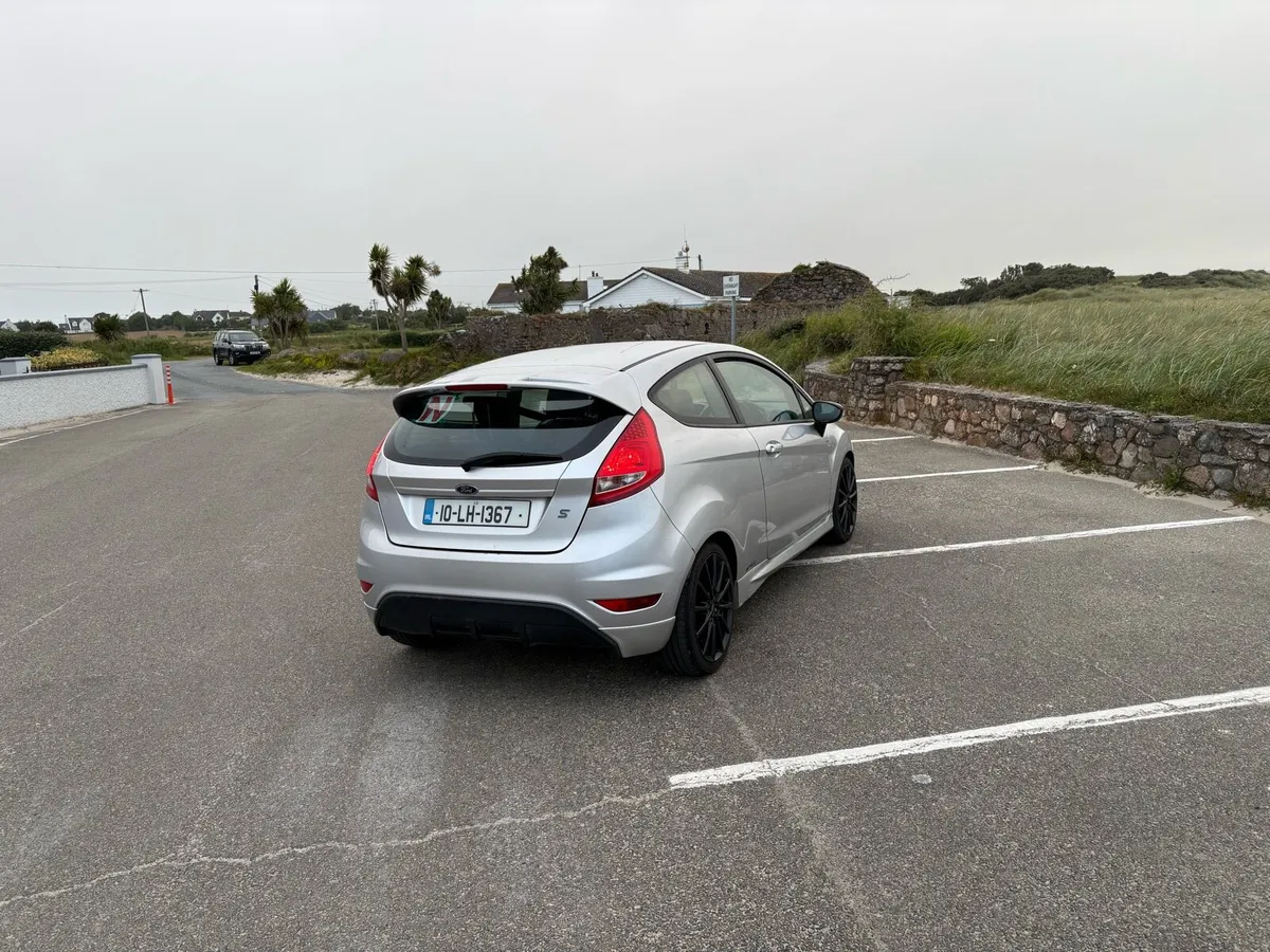 Ford fiesta zetas S 2010 - Image 3