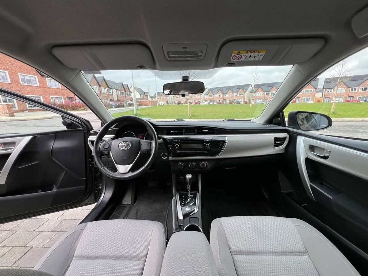 Toyota Corolla 1.6 Petrol Automatic - Image 3
