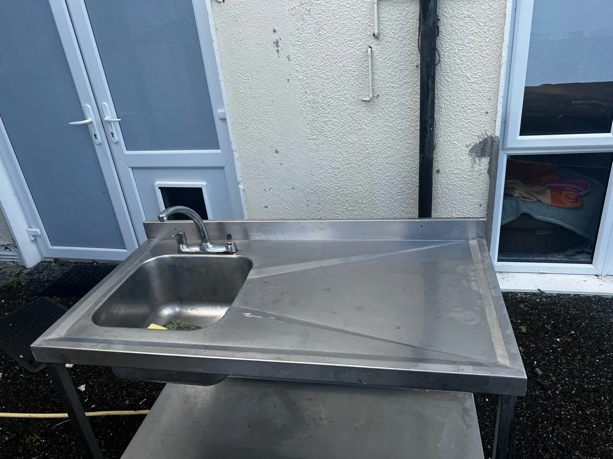 2 SINK’S - Image 3