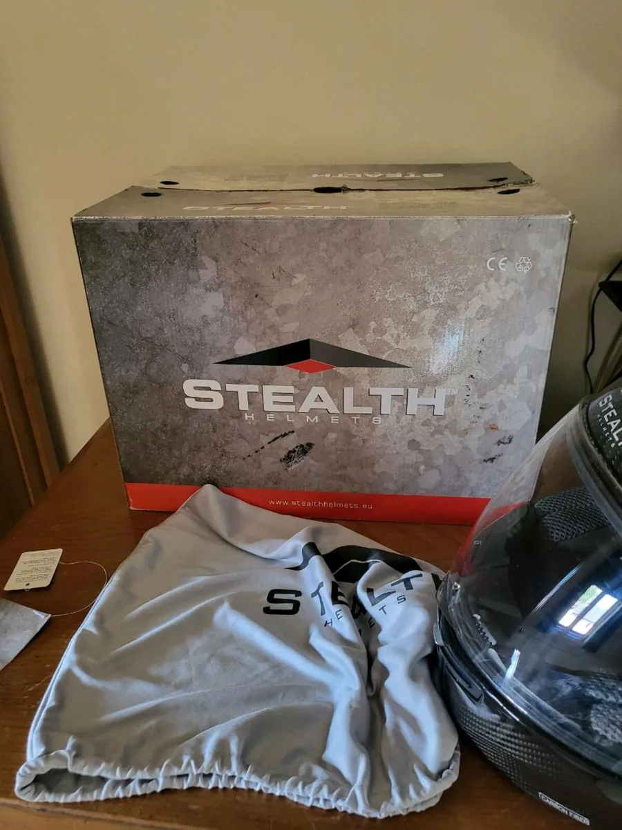 Two crash helmets for sale... - Image 2