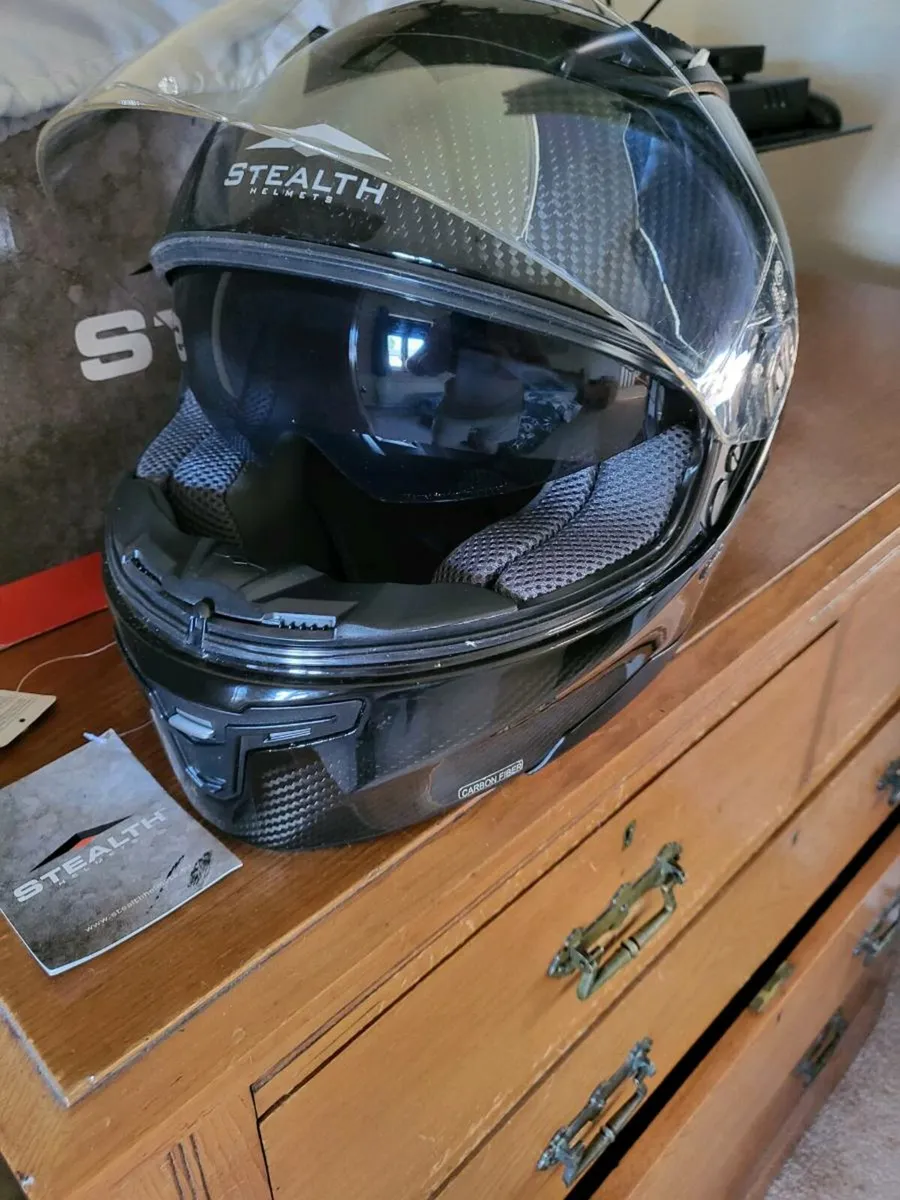 Two crash helmets for sale... - Image 4