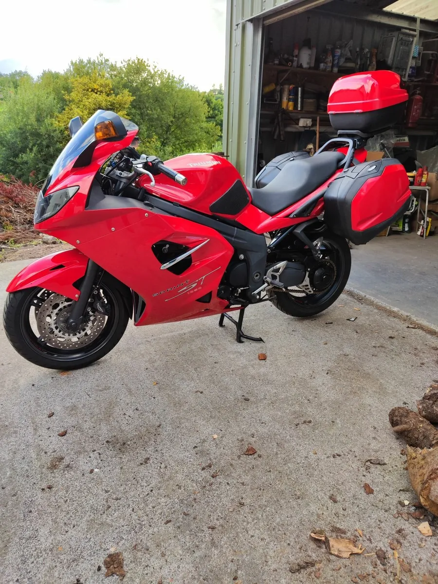 TRIUMPH 1050 ST SPRINT - Image 4