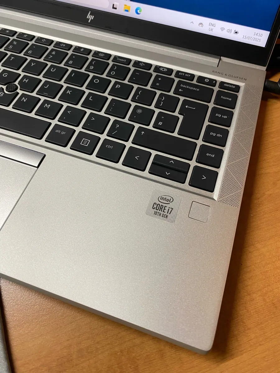 Hp laptop i7 pro 32gb 256 ssd win 11 pro - Image 2