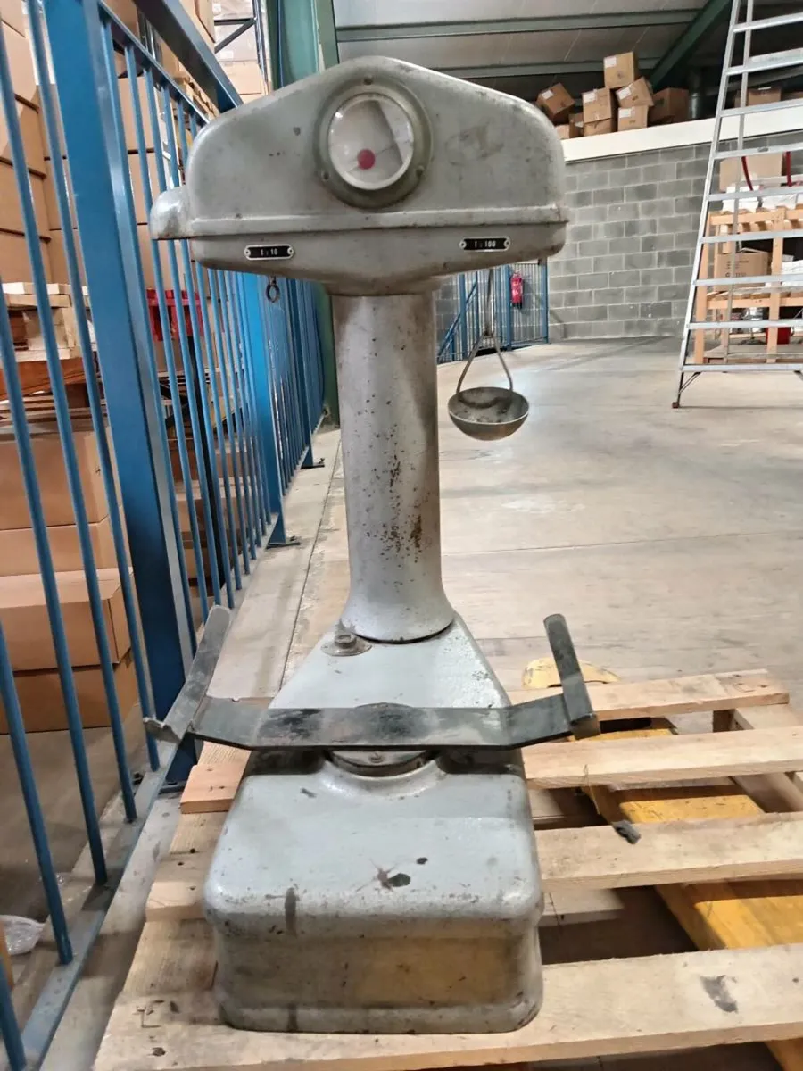 Vintage Berkel Industrial Weighing Scale – Heavy D - Image 4