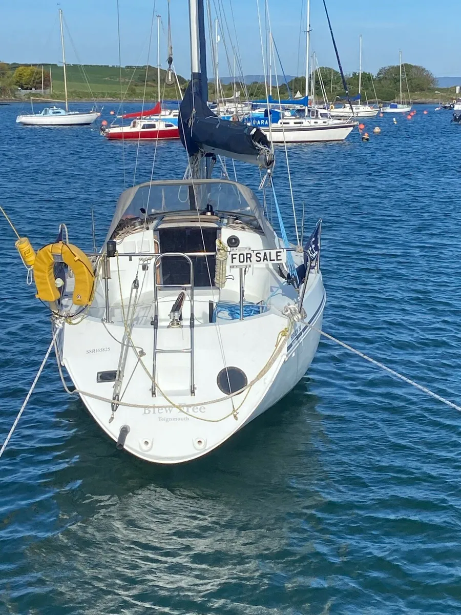 Bilge keel 30ft hunter sailboat boat sail yacht - Image 1