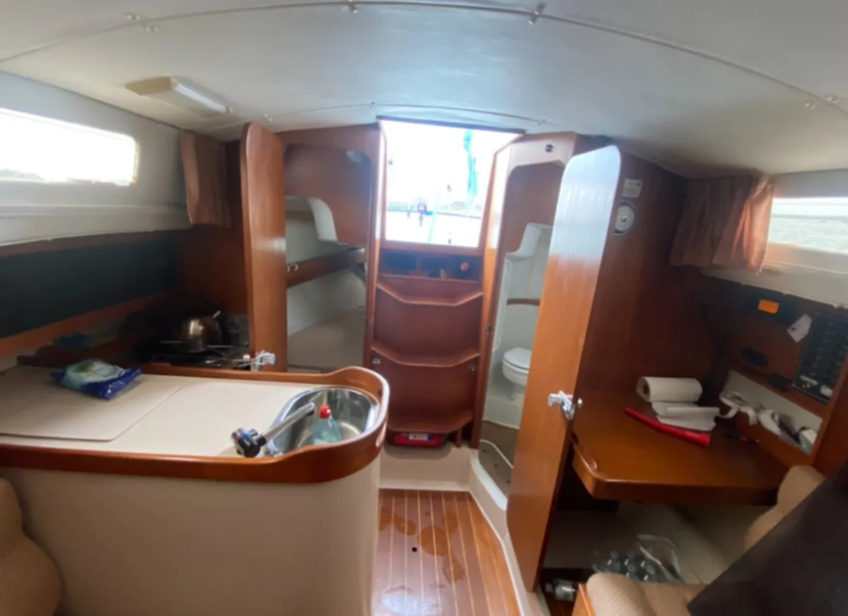 Bilge keel 30ft hunter sailboat boat sail yacht - Image 3
