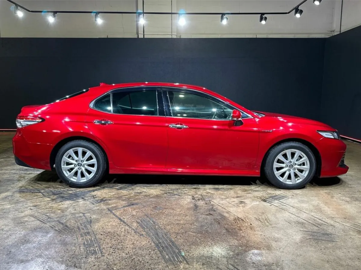 Toyota Camry 2.5 HYBRID - REVERSE CAMERA - CRUISE - Image 3
