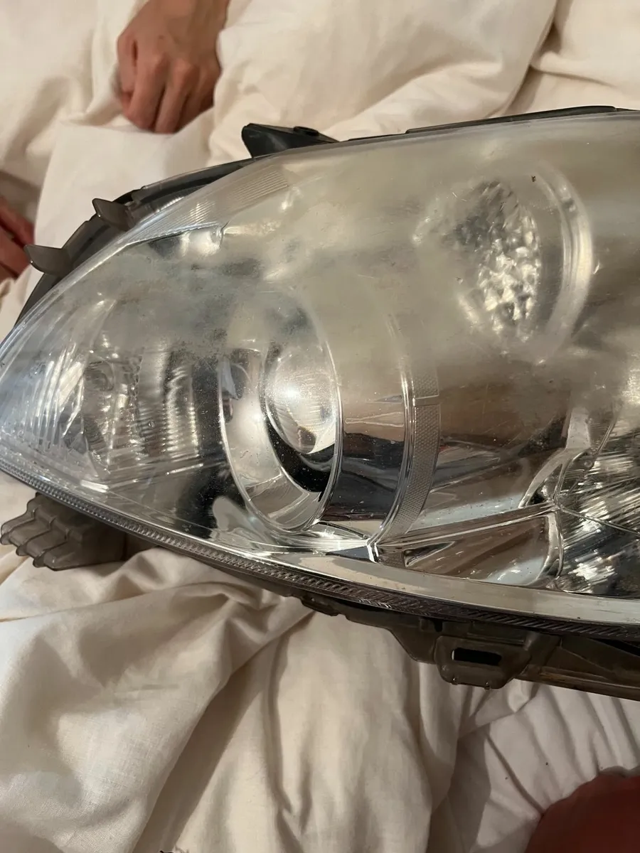 Toyota Auris 2007–2012 Left Headlight (E15) - Image 3