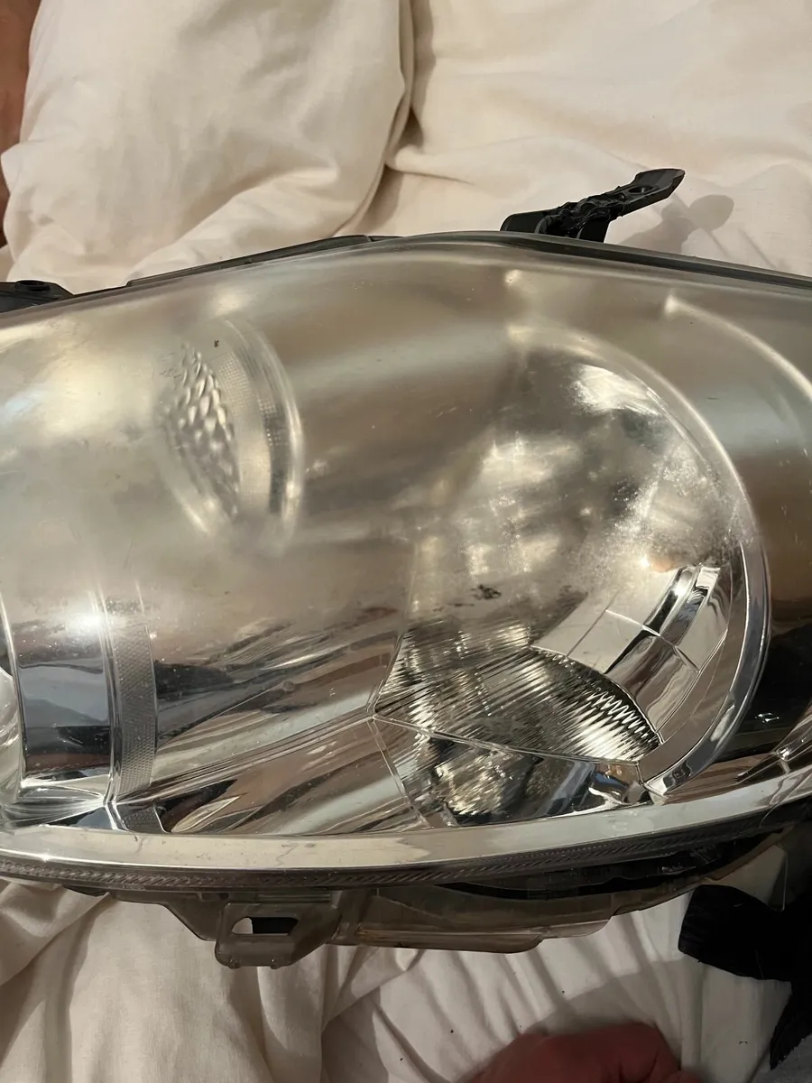 Toyota Auris 2007–2012 Left Headlight (E15) - Image 4