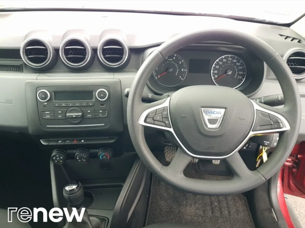 Dacia Duster Essential 1.5 Diesel - Image 2