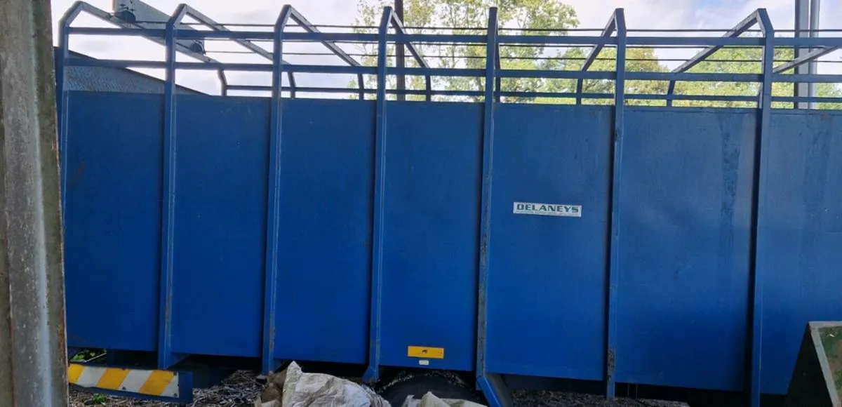 Cattle trailer - Image 1