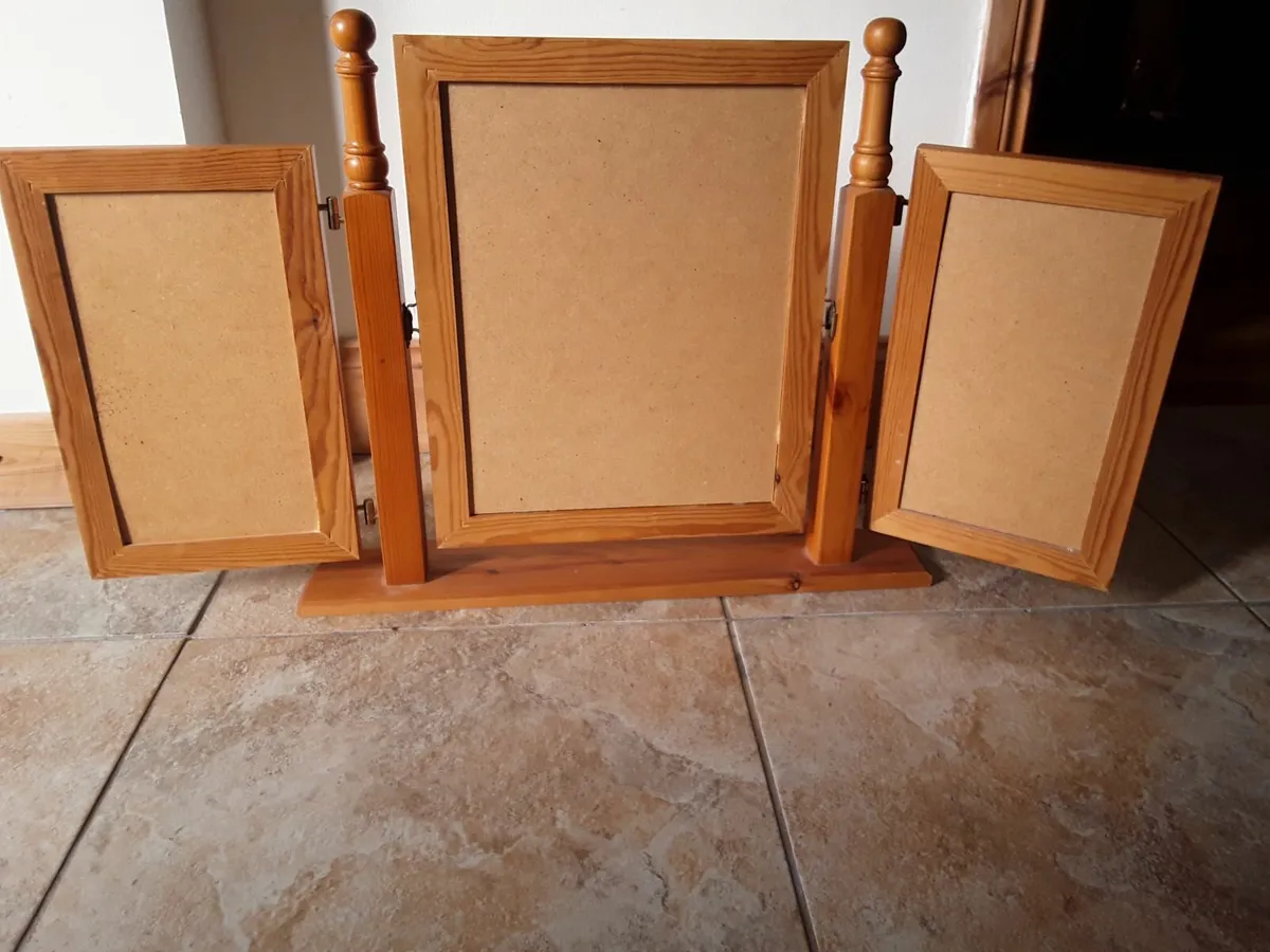 Solid pine dressing table three-way mirror 8 drawe - Image 2