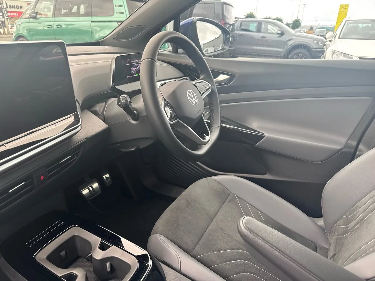 2024 Volkswagen ID.4 Match Pro - Image 3