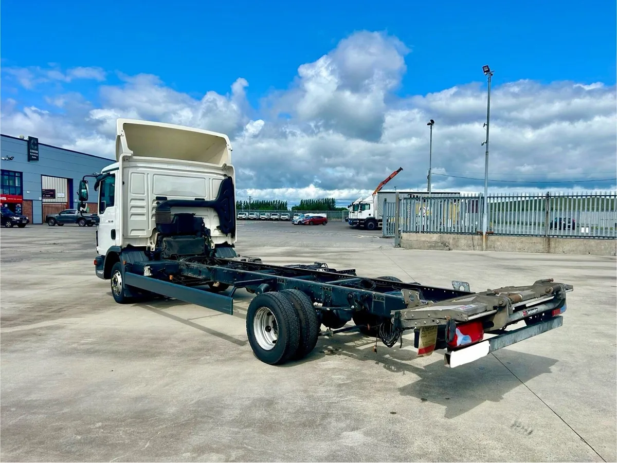 Man TGL 7.160 box van - Image 2