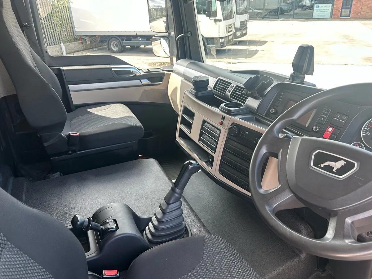 Man TGL 7.160 box van - Image 4