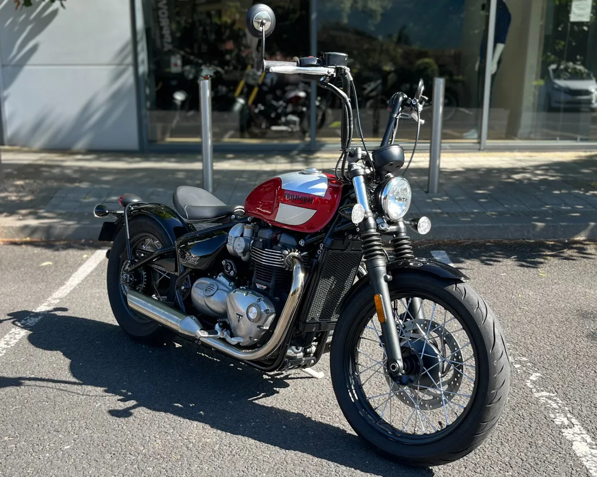 TRIUMPH BONNEVILLE BOBBER - Image 2