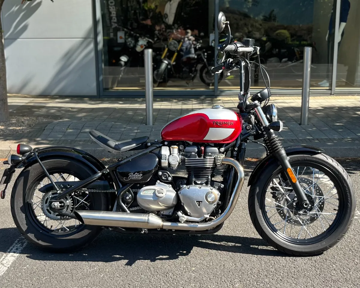 TRIUMPH BONNEVILLE BOBBER - Image 1