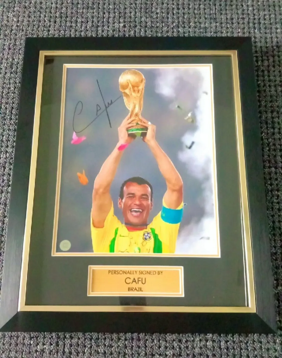 Framed sports signed autograph photo - Image 1