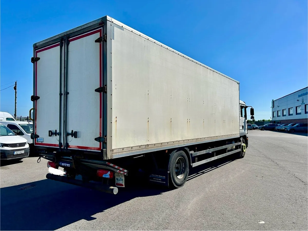 Man TGM box van - Image 4