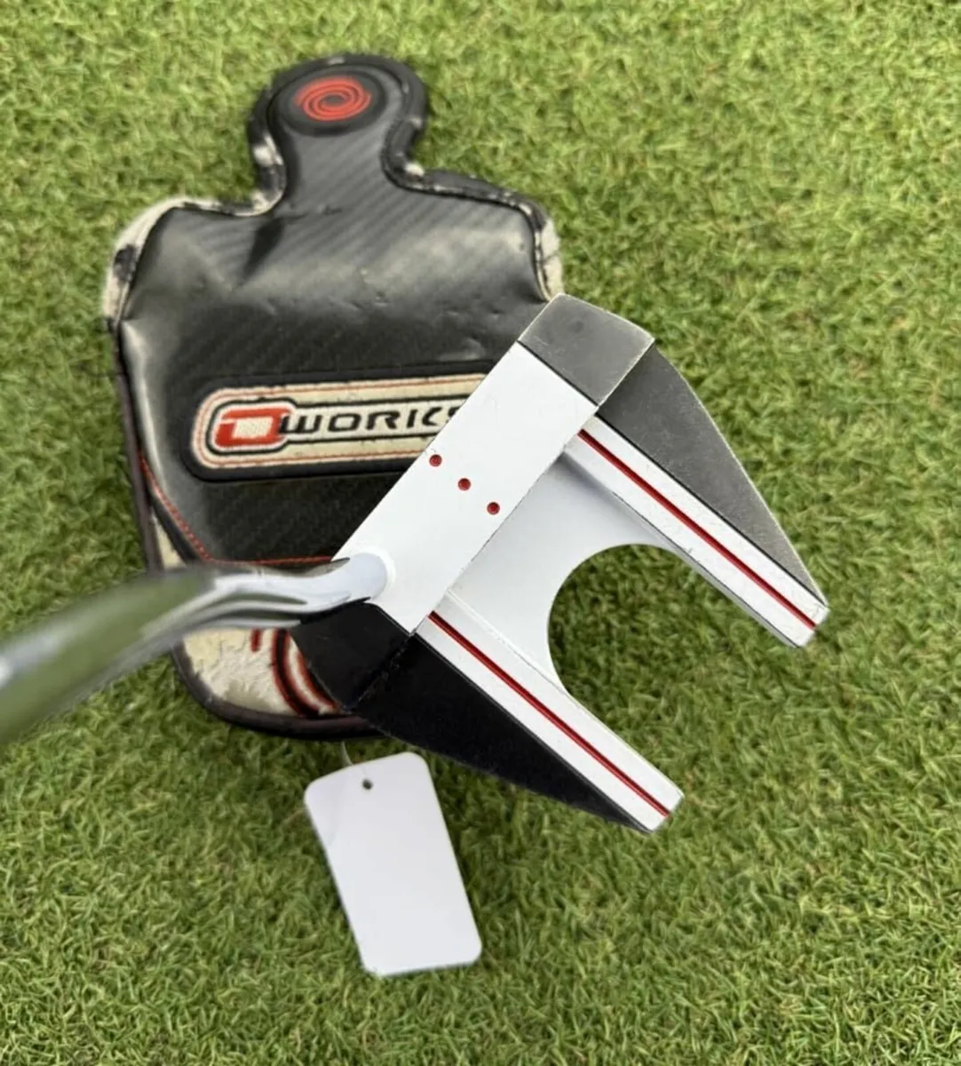 ODYSSEY O-WORKS TANK 7 PUTTER / 35″ - Image 4