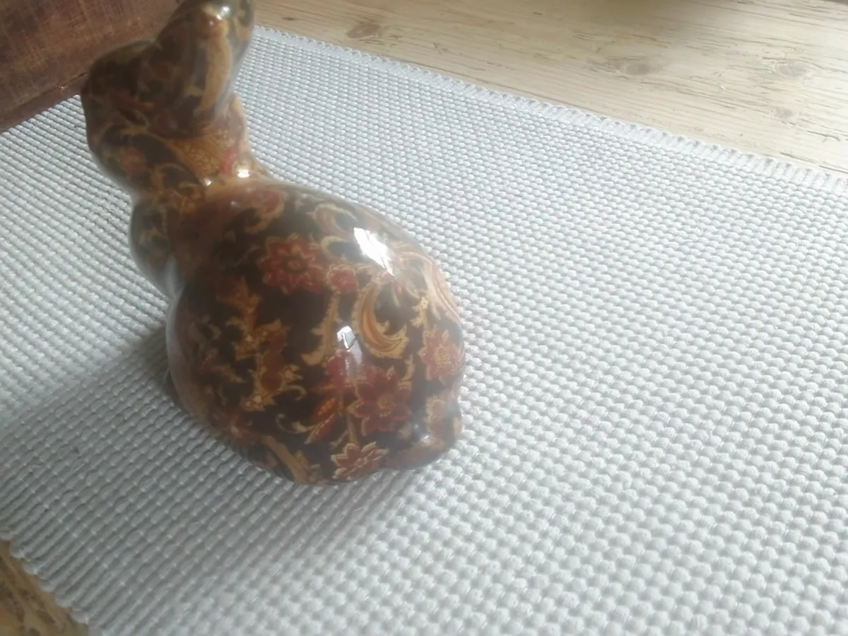 VINTAGE 1970' s PAISLEY CERAMIC RABBIT ORNAMENT - Image 4
