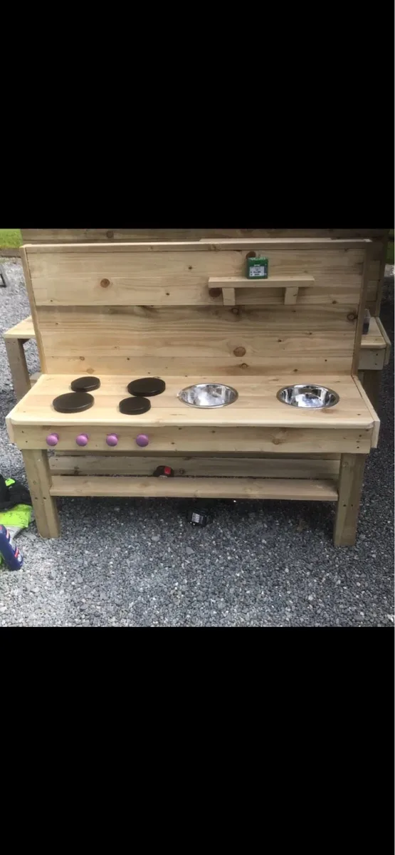 Mud Kitchens & Kids Benches - Image 1