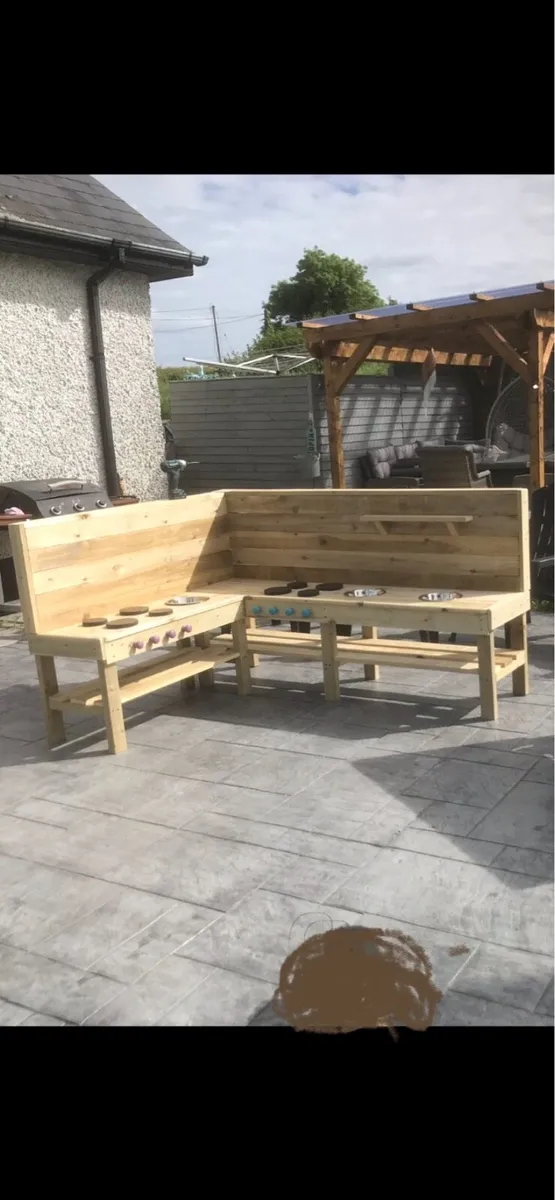 Mud Kitchens & Kids Benches - Image 3