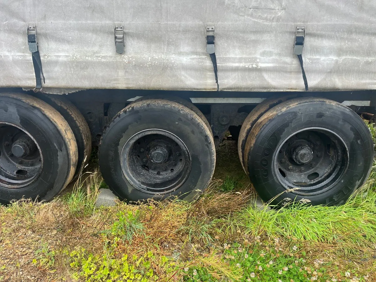 Curtain sider trailer - Image 4
