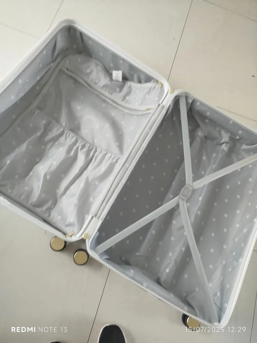 Large hardshell suitcase - Image 4